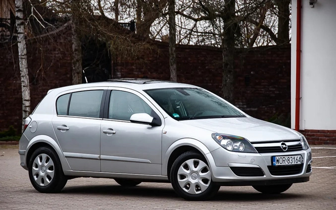 Opel Astra cena 12600 przebieg: 260000, rok produkcji 2005 z Złocieniec małe 497